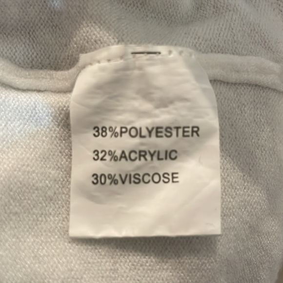 Tempo, Paris, soft white gently used sweater - Picture 7 of 8